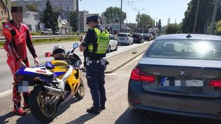 21-latek na sportowym motocyklu jechał 145 km/h przez miasto. Tłumaczył, że spieszy się na studia