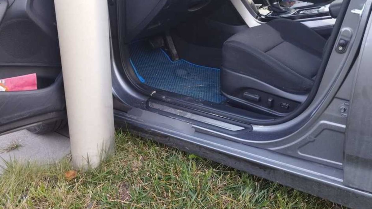 Nietrzeźwy mężczyzna przejechał po własnej stopie