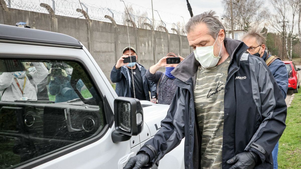 S?awomir Nowak opuszcza areszt ?ledczy na Bia?o??ce12.04.2021 Warszawa Areszt Sledczy na Bialolece. Slawomir Nowak opuszcza areszt sledczy.  fot Jacek Dominski/REPORTERn/z: Slawomir NowakJacek Dominski/REPORTER