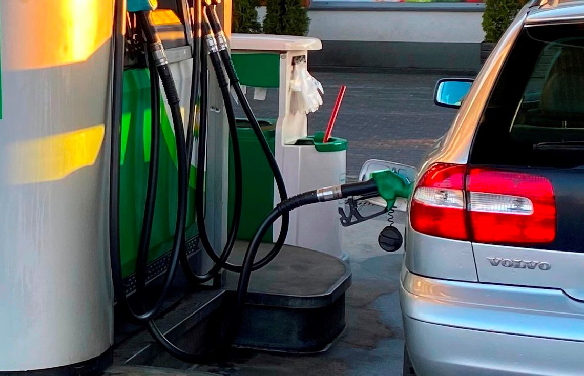 Masz stare auto, lej zwykłe paliwo. Szkoda pieniędzy na premium, a możesz nawet zaszkodzić silnikowi.