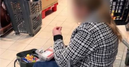 Sceny w Biedronce. Na środku alejki. Już 670 tys. wyświetleń