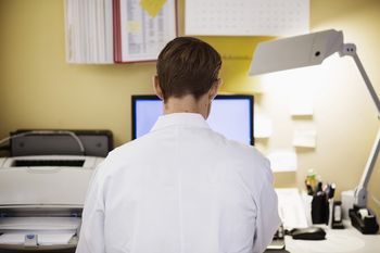 31-letni lekarz z Łodzi miał fałszować recepty. W tle skandal obyczajowy