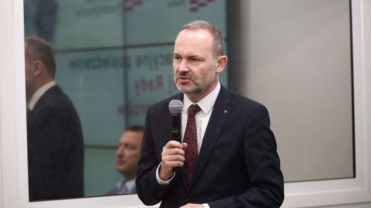 . Minister rozwoju i technologii Krzysztof Hetman 