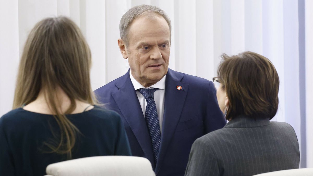 Posiedzenie rz?du16.04.2024 Warszawa KPRM Posiedzenie rzadu Donalda Tuska fot. Filip Naumienko/REPORTERn/z: Agnieszka Dziemianowicz-Bak, Donald Tusk, Izabela LeszczynaFilip Naumienko/REPORTER