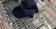 Włóż czapeczkę do zmywarki. Prosty trik podbija sieć