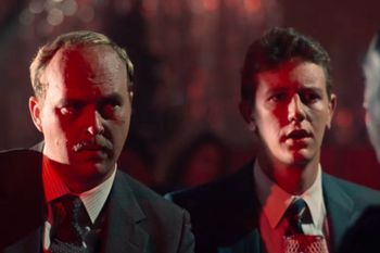 Fani komedii nie pójdą dziś wcześnie spać. Ten film to prawdziwa KLASYKA gatunku