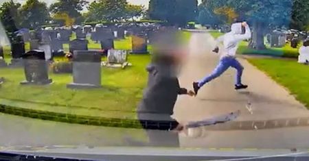 Bójka na cmentarzu. W ruch poszły siekiery i maczety
