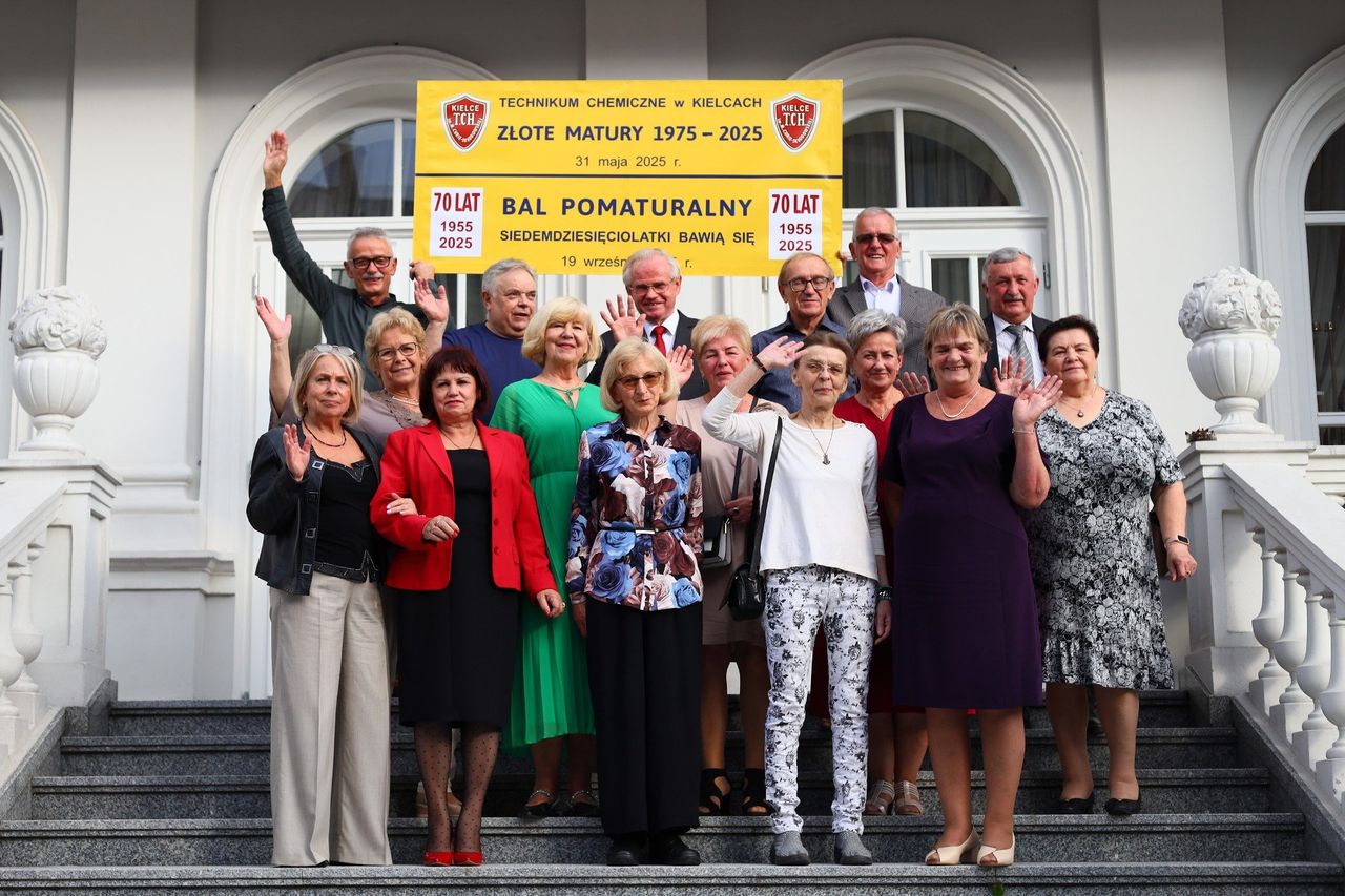Kielce: Bal Pomaturalny w Willi Hueta. Siedemdziesięcioletni absolwenci świętowali i wspominali szkolne lata