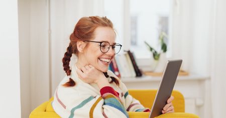 Złodzieje czasu czy źródło wiedzy? Jak social media wpływają na czytelnictwo?