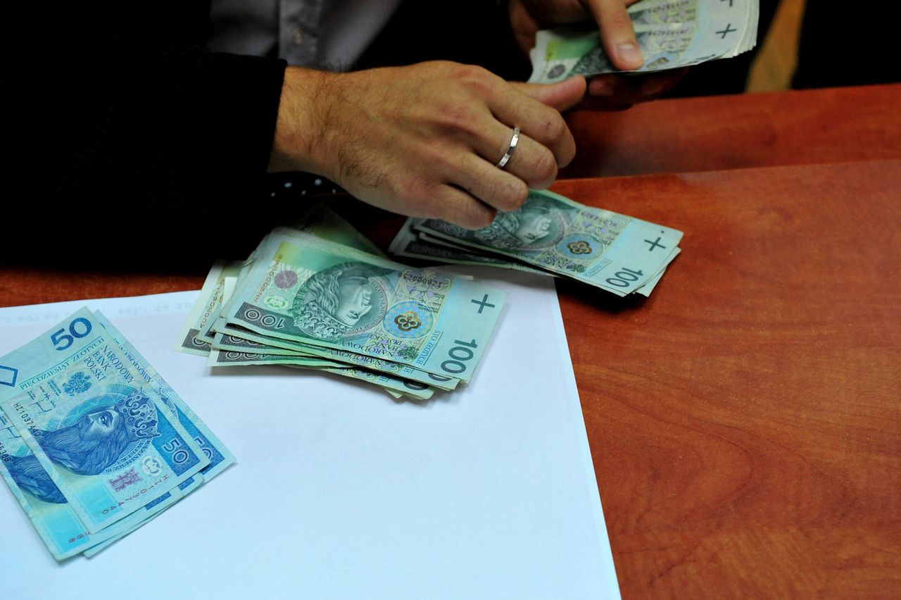 Tarcza finansowa. PFR wzywa kantory do zwrotu pieniędzy