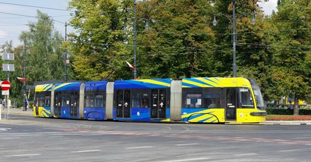 Był pod opieką matki. 8-latek wpadł pod tramwaj