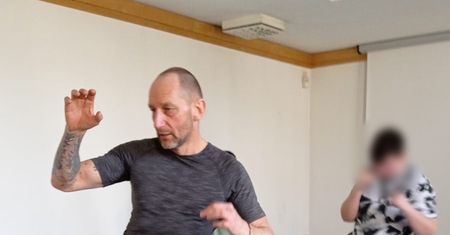 Od rozciągania po sztuki walki. Zajęcia sportowe pomagają młodzieży w kryzysie psychicznym