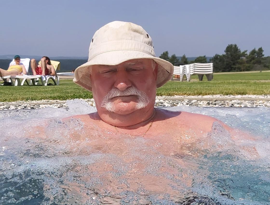 Kobiety, basen i jacuzzi. Lech Wałęsa jak król życia