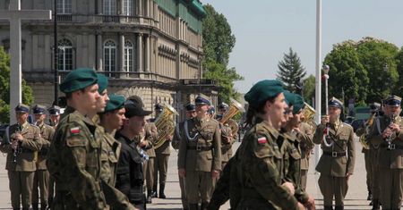 Grupowe zwolnienia w Akademii Sztuki Wojennej? Mamy komentarz rzecznika