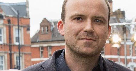 Aktor z "Jamesa Bonda" stracił siostrę przez koronawirusa. Pożegnał ją w wyjątkowy sposób