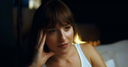 Dakota Johnson znowu w trójkącie. "Skomplikowani" wkrótce w kinach