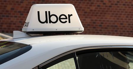825 mln euro kary dla Ubera. Blokowali konta kierowców w Holandii