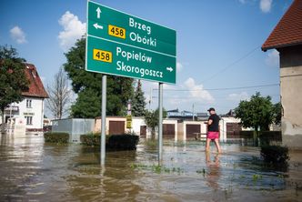 Rusza infolinia dla powodzian. Można prosić o pomoc i deklarować ją