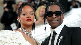 Rihanna pochwaliła się efektami sesji zdjęciowej z SYNAMI. Fani twierdzą, że Rza to kopia znanego taty: "Jest bliźniakiem Rocky'ego!"