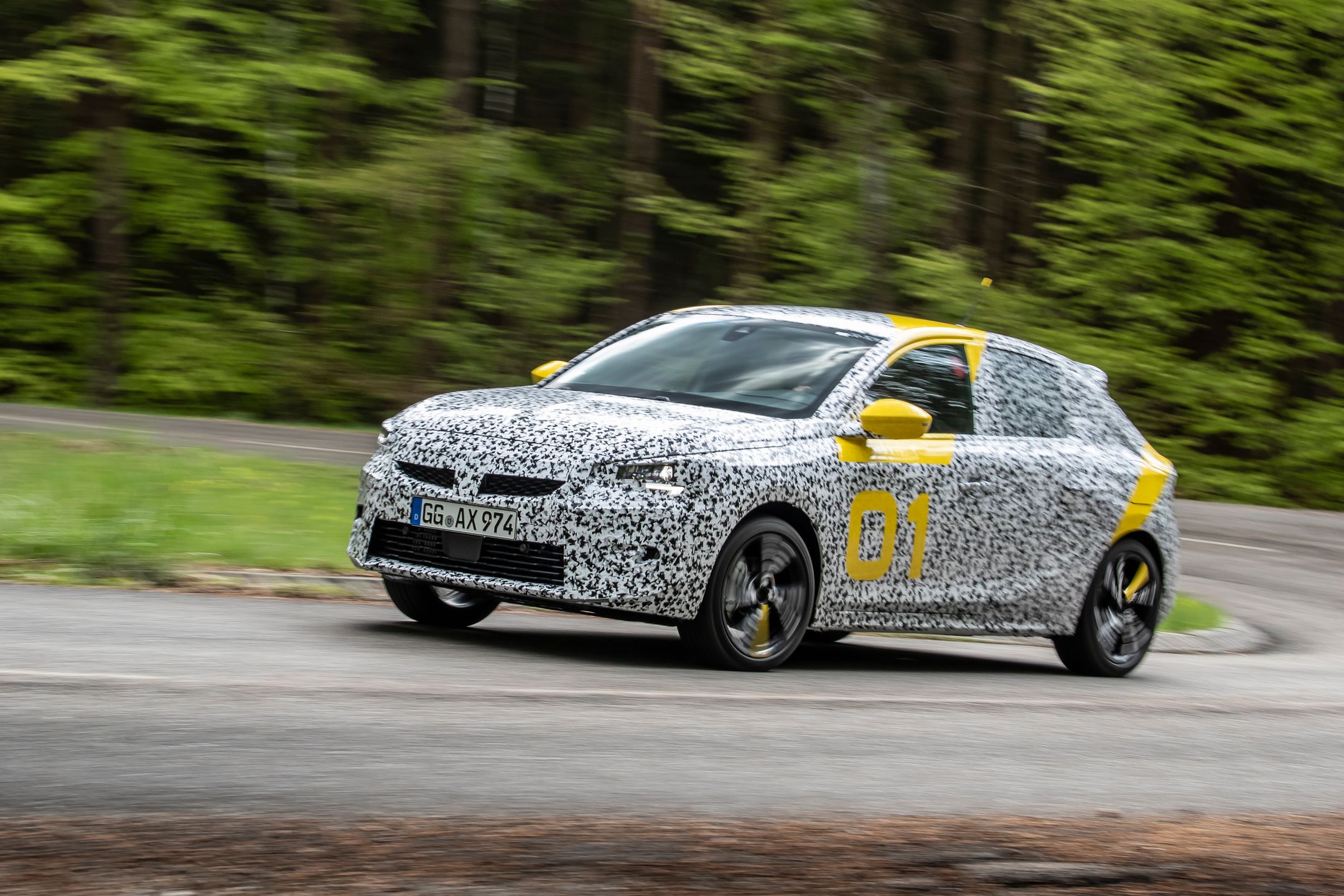 Obecnie tylko Ford Fiesta tak angażuje w prowadzenie jak nowy Opel Corsa.