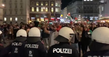 Wyszli na ulice Wiednia mimo zakazu. Popierają Hamas