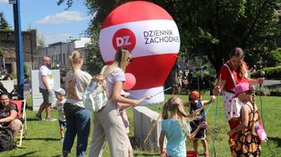 Dąbrowski Piknik Rodzinny z Dziennikiem Zachodnim: 80. urodziny w Fabryce Pełnej Życia.