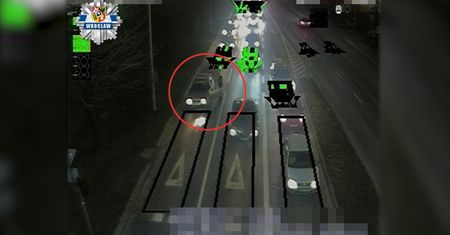 Policjant jechał na drzwiach auta pijanego kierowcy. Sceny jak z filmu akcji we Wrocławiu