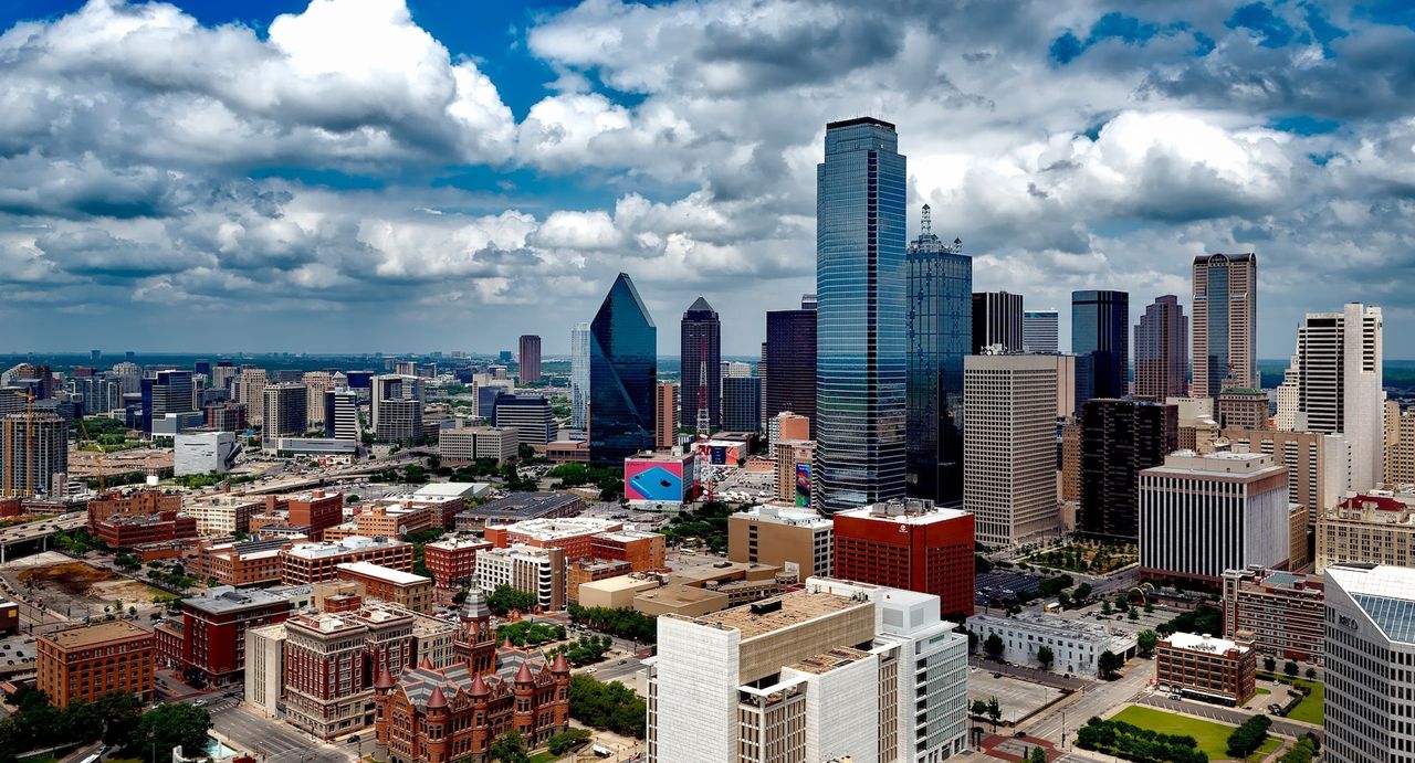 Do strzelaniny doszło niedaleko centrum Dallas (Teksas, USA).