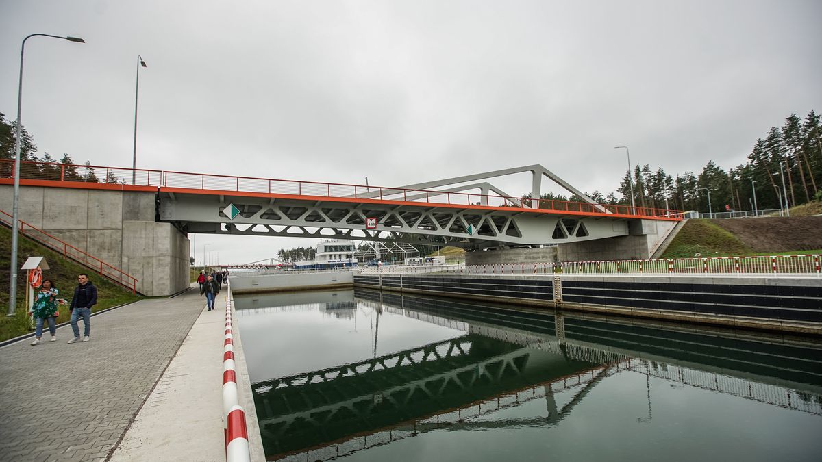 People visiting site of the newly build waterway connecting the Vistula Lagoon with the Gulf of Gdansk (Przekop Mierzei Wislanej) are seen in Nowy Swiat on 10 September 2022 Controversial The Vistula Spit canal is a canal across the Polish section of the Vistula Spit that will create a second connection between the Vistula Lagoon and Gdansk Bay. Official oppening by the pOlish government is planned on 17th Sept. in the Soviet Union agression on Poland in 1939 anniversary. (Photo by Michal Fludra/NurPhoto via Getty Images)