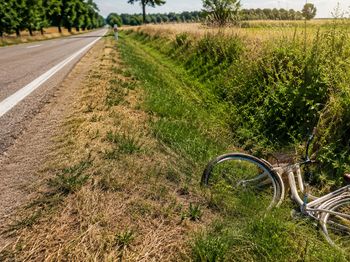 Leżał z udarem w rowie. Przez 90 minut nikt nie zareagował