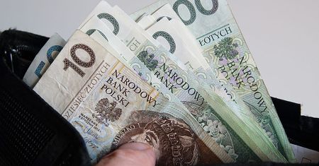 3 tys. zł płacy minimalnej. Ekspert: To rośnie zbyt mocno, wróci szara strefa