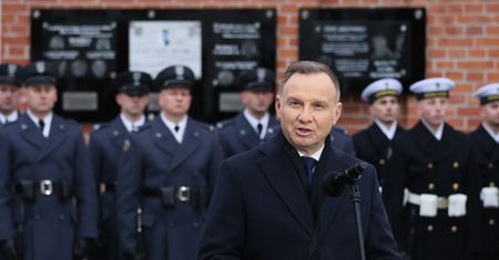 Andrzej Duda zirytowany presją PiS ws. TVP. "Kilka lat temu rechotali, niech rechoczą dalej"