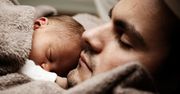 Dzień Ojca 2021. Ponad 9 tysięcy ojców skorzystało na Śląsku z zasiłku macierzyńskiego