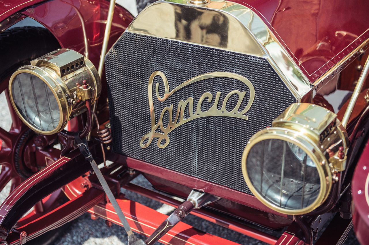 Przód nastarszej Lancii na świecie - 12HP Tipo 51 Alfa z 1908 r.