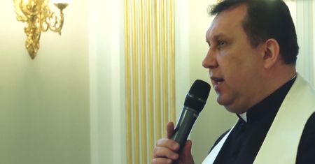 Straciła córkę i dom. Pieniądze dostanie, gdy przeprosi księdza