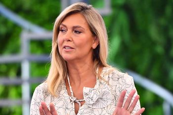 Mieszka w garderobie. Ewa Wachowicz zdradza kulisy "halo tu Polsat"