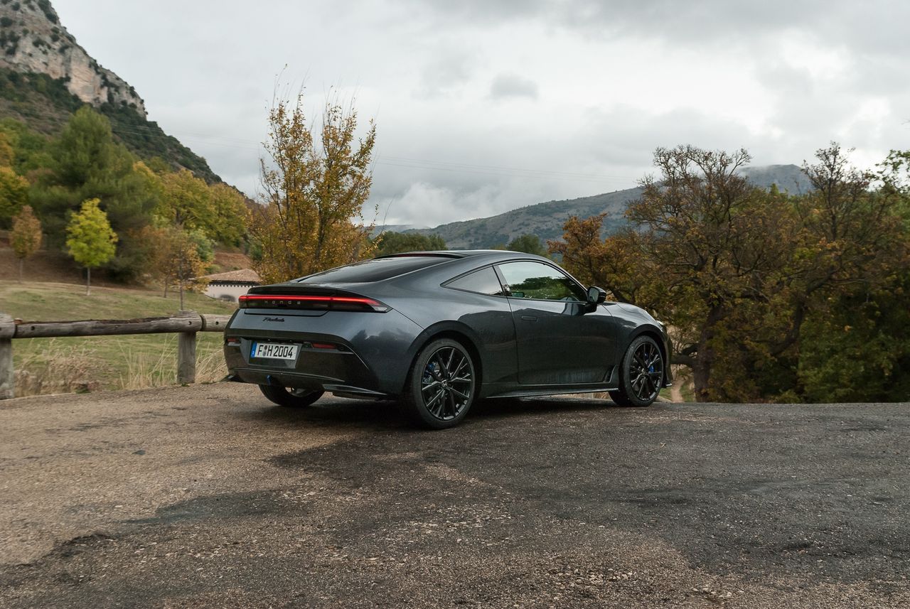 Honda ma nowe logo. "Dwie wyciągnięte dłonie"