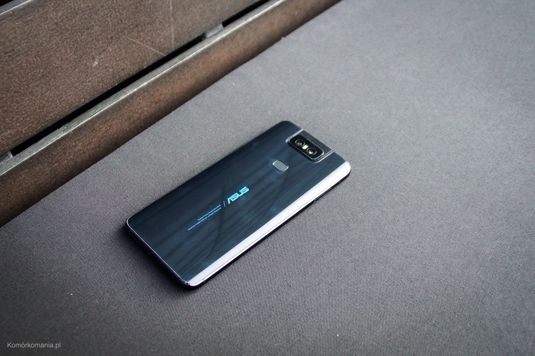 ASUS ZenFone 6 ma obracany aparat i na tym jego zalety się nie kończą [TEST] 2