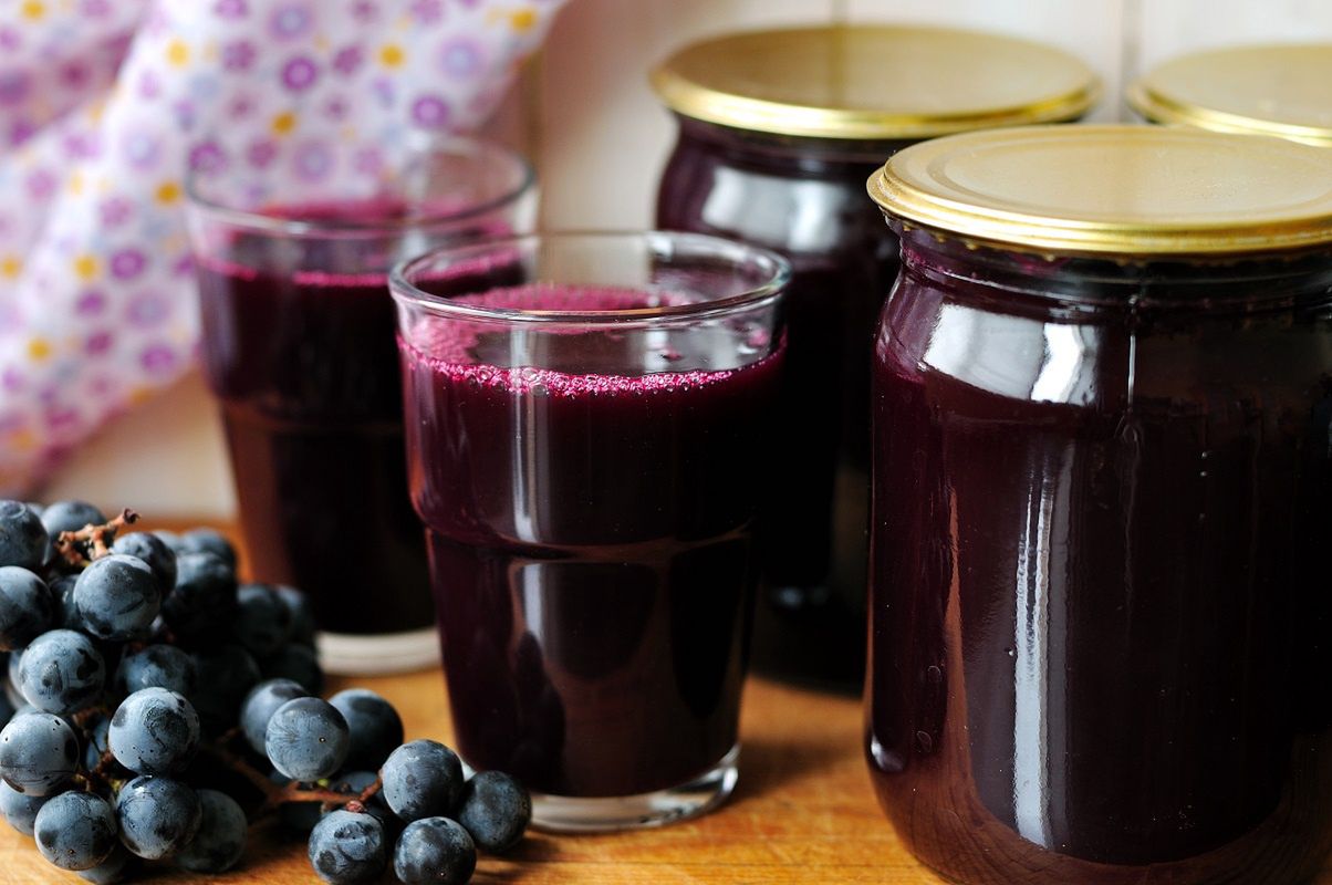 Homemade black grape juice: A seasonal elixir for health and nostalgia