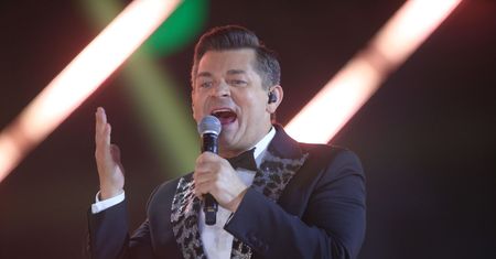 Ależ informacja. Zenon Martyniuk wystąpi po meczu piłkarskim