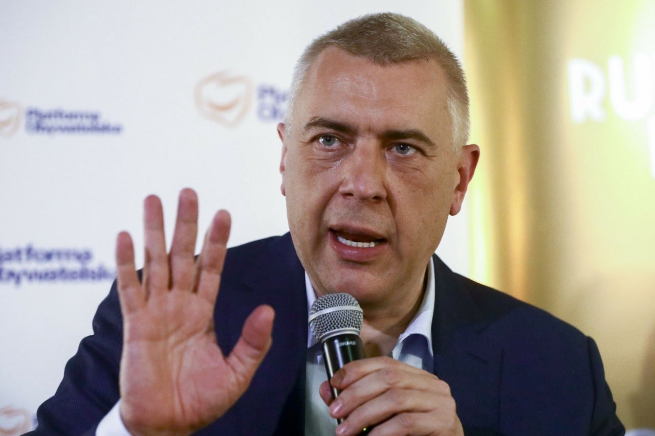 "PiS będzie bronił władzy". Roman Giertych ostrzega i podaje datę kapitulacji prezesa