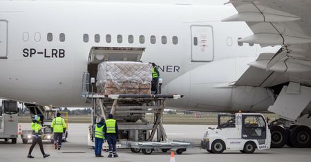Cła już uderzyły w biznes cargo LOT-u. "Nasi klienci zareagowali natychmiast"
