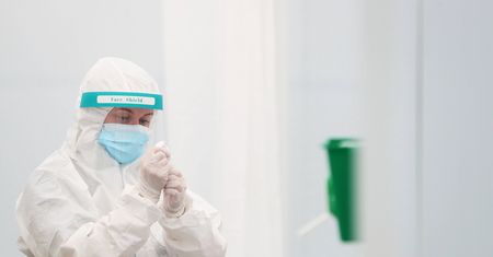 Nowy wariant koronawirusa. To "potrójny mutant"