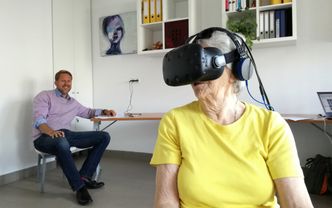 Koronawirus. Specjaliści ostrzegają przed depresją pocovidową. Pomóc może nowa technologia