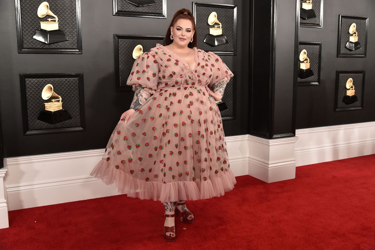 Tess Holliday o fenomenie sukienki w truskawki. "To podwójny standard"