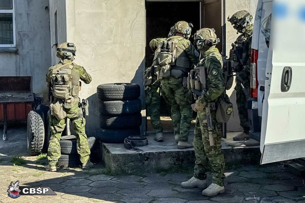 Pow. szczecinecki: CBŚP zlikwidowało fabrykę nielegalnych papierosów