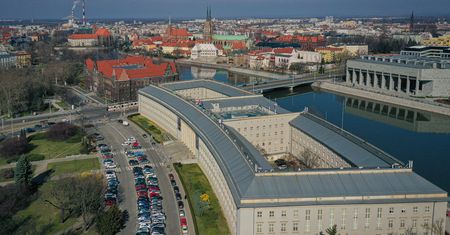 Koronawirus. Wrocław. Majówka nie na Wyspie Słodowej. Teren nadal zamknięty