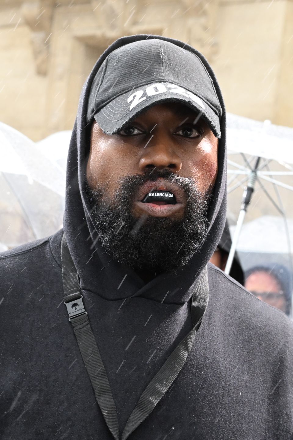 Kanye West pojawił się na pokazie w bluzie z Janem Pawłem II