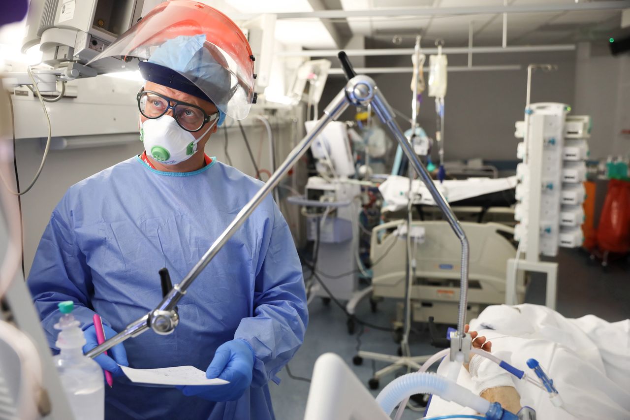 COVID-19. Jest nowa definicja przypadku koronawirusa