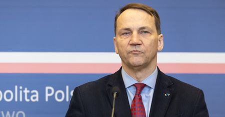 "Ktoś się skradał ze strzykawką". Sikorski wspomina